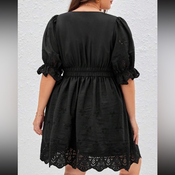 Boho white embroidered scallop hem dress - Picture 10 of 16